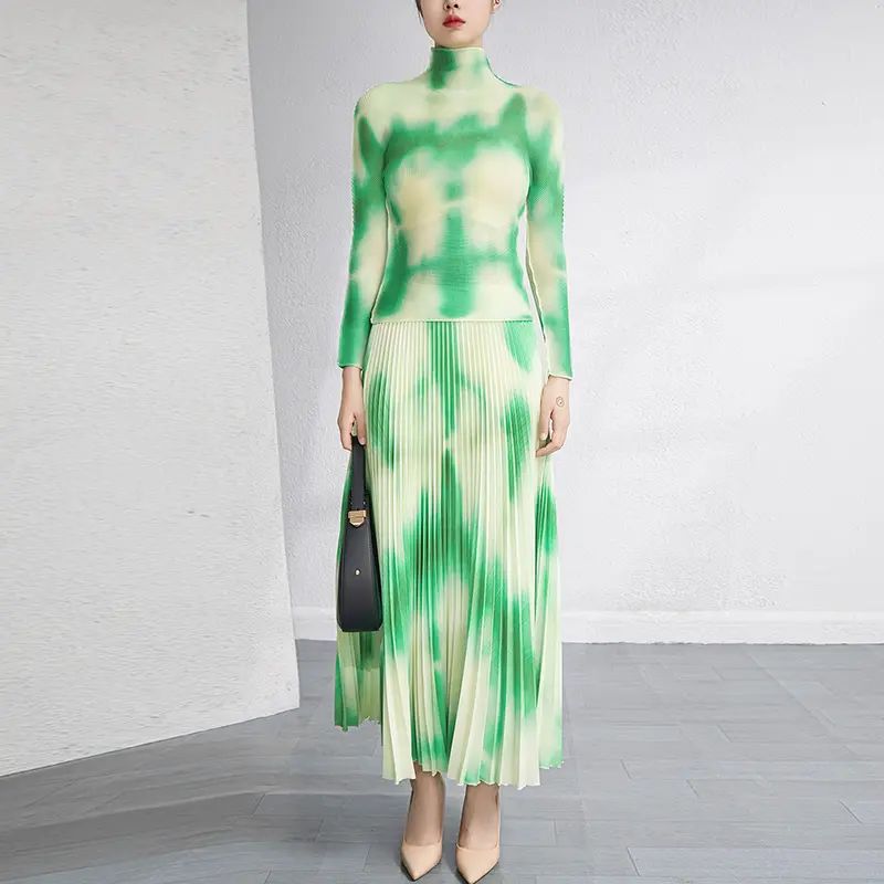 LANMREM Green Tie Dye Printting Pleated Women's Two Pieces Set Stand Collar Elastic Slim T-shirt And A-line Skirt Chic 2DB3794