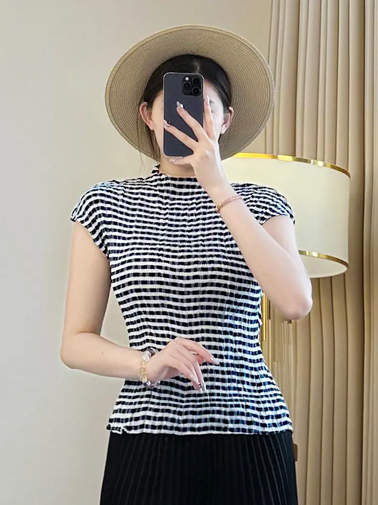 LANMREM Strip High Elastic Slim Stand Collar Short Sleeve Women's T-shirt New Summer Chic Simple Pkeated Pulover Top 2DB3582