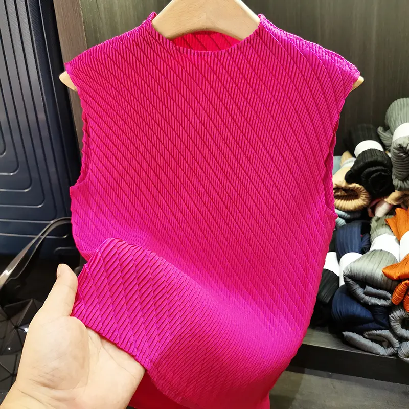 LANMREM Summer New Elegant Stand Collar Pleated Women's T-shirt Niche High-end Wrinkle Pullover Sleeveless Top Chic 2DB3798