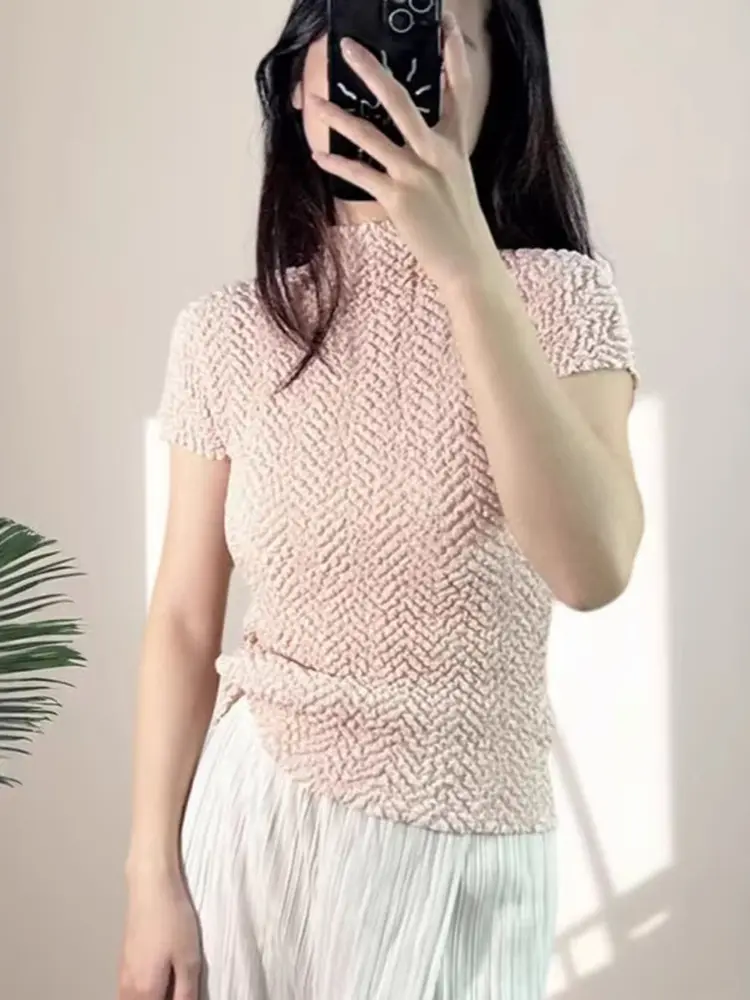 LANMREM 2025 Summer New Fashionable Stand Collar Pleated Texture Chic Short Sleeve T-shirt For Women Ealstic Slim Top 2DB3417