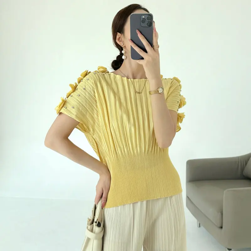 LANMREM Summer Pleated Embroidered Women's T-Shirt Elasitc Waist Design High-End Beaded O-neck Batwing Short Sleeve Top 2DB3792