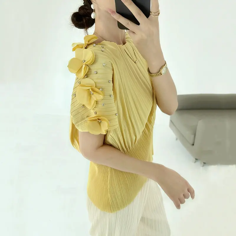 LANMREM Summer Pleated Embroidered Women's T-Shirt Elasitc Waist Design High-End Beaded O-neck Batwing Short Sleeve Top 2DB3792