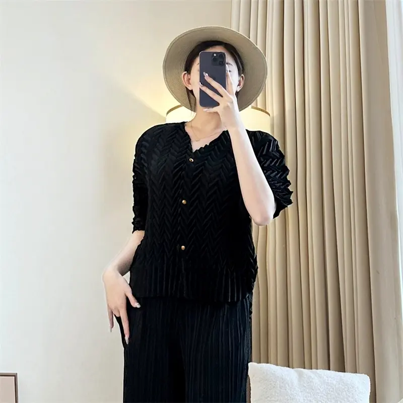 LANMREM Brown Elastic Loose Pleated Women's T-shirt Summer Chic New Single Breasted Cardigan Top Chic V Collar Clothing 2DB4076