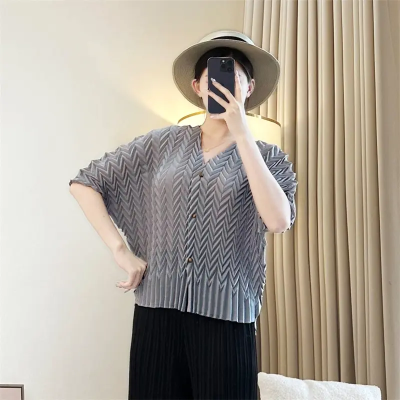 LANMREM Brown Elastic Loose Pleated Women's T-shirt Summer Chic New Single Breasted Cardigan Top Chic V Collar Clothing 2DB4076