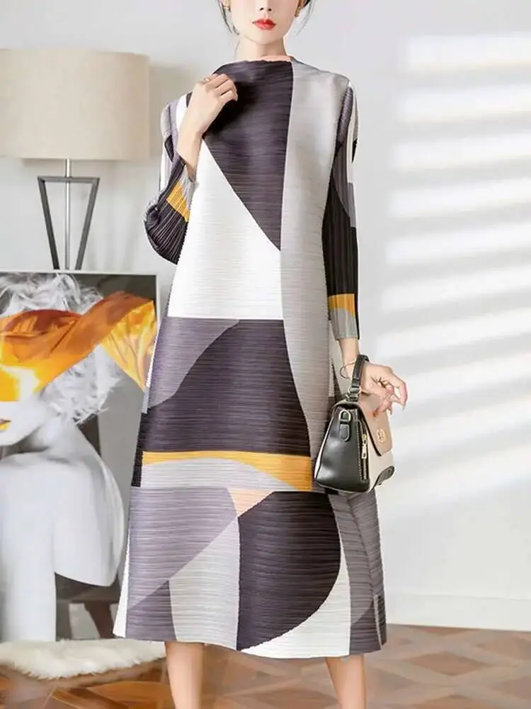 LANMREM Niche Design Geometric Colorblock Patchwork Design Pleated Dress Women's 2025 New O-neck  Wrist Sleeve Dresses 2DB3203