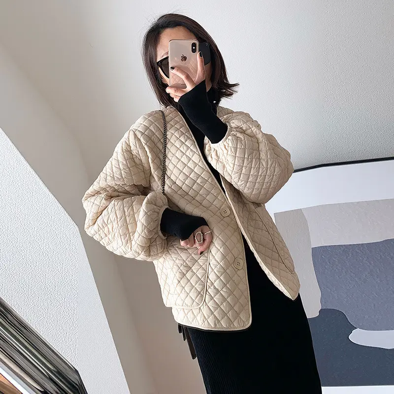 Women's White Duck Down Jacket, Warm Jacket Classic Diamond Lattice Loose V-Neck Short Coat Lightweight Monochromatic New Winter