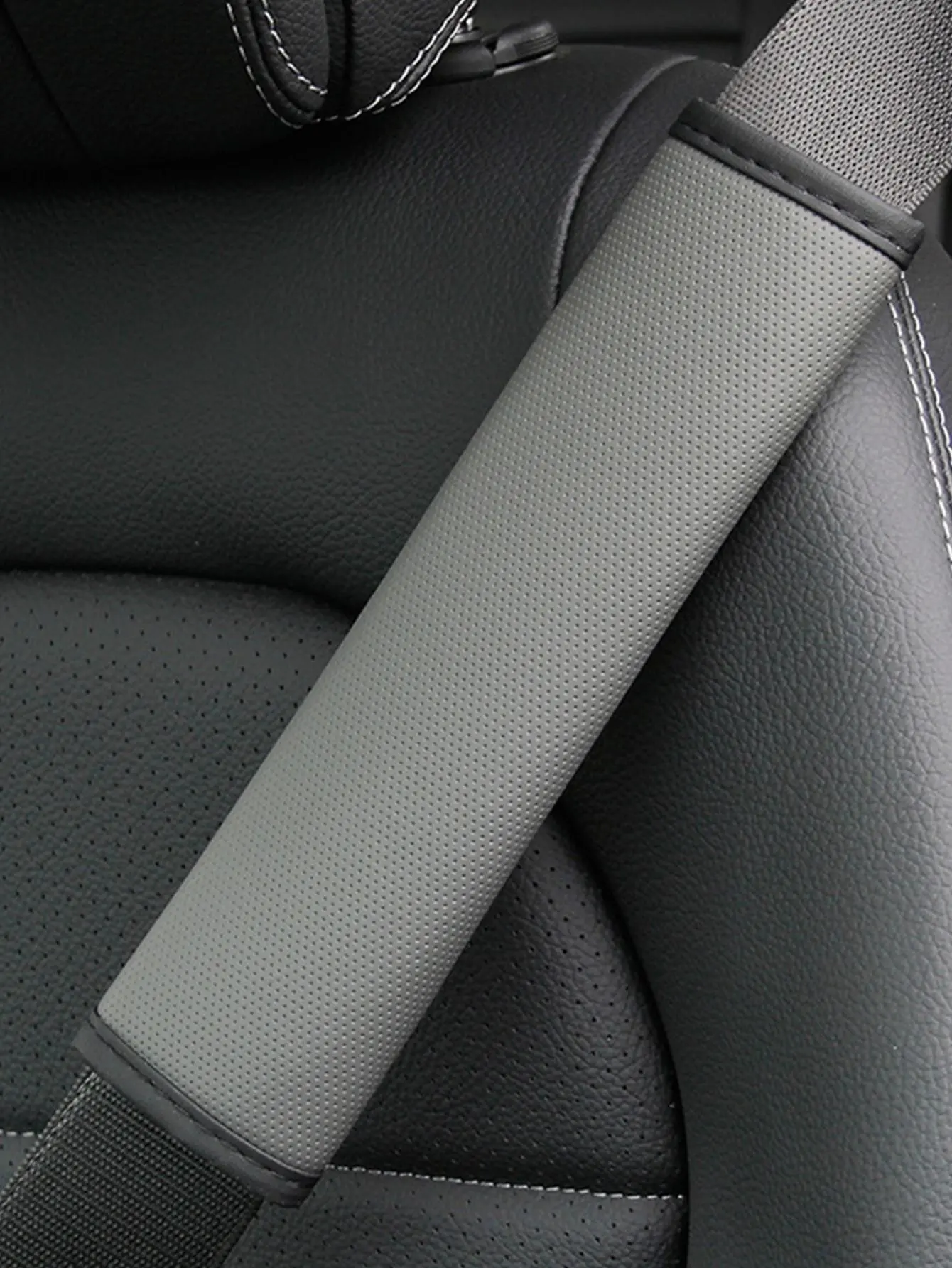 1pc Skin Sensitive PU Leather Fine Hole Car Seat Belt Shoulder Protector Cloth Breathable Decompression Comfortable