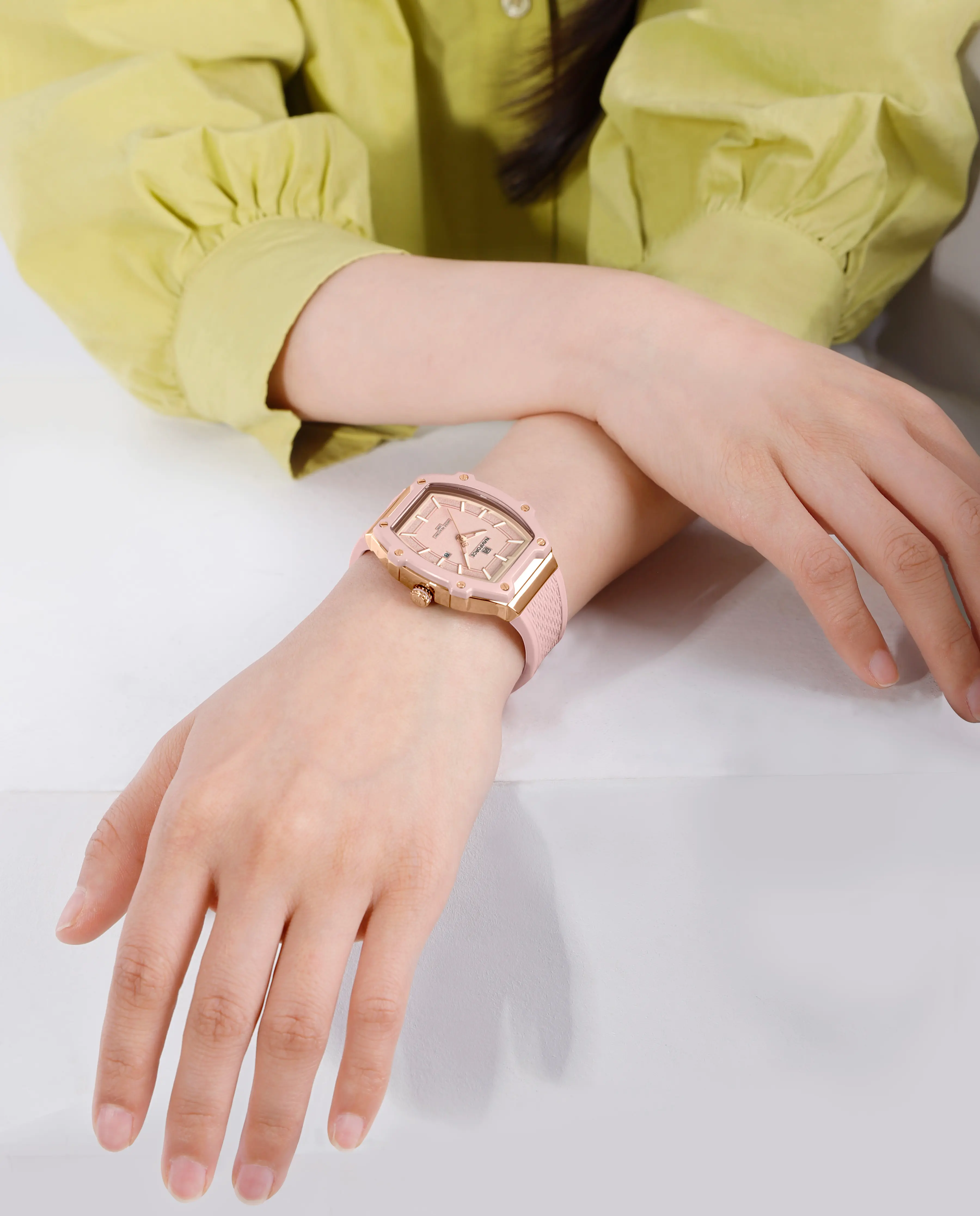 NAVIFORCE  Casual Barrel clock ShapeWomen‘s Silicone Quartz Wristwatch Sport Alloy Dial Waterproof Couple Watch