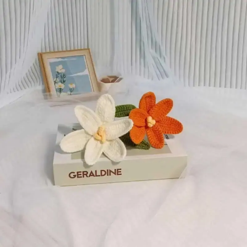 Handmade Open Tulip Wool Flower Crochet Simulation Flower Decoration Birthday Gift Hand Bouquet Valentine's Day Goddess Day