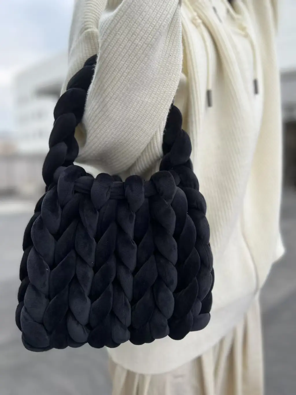 Xiaohongshu's New Velvet Bag DIY Hand Woven Bag Crystal Velvet Core Spun Yarn Woven Bag Hand-held Mailman Bag Velvet Handbag New