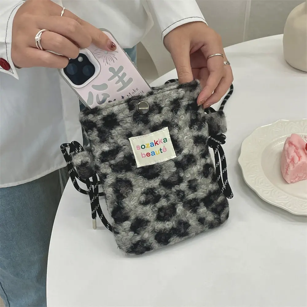 New Plush Dot Crossbody Bags for Women Cute Pink Shoulder Bag Purses and Handbags Portable Phone Pouch