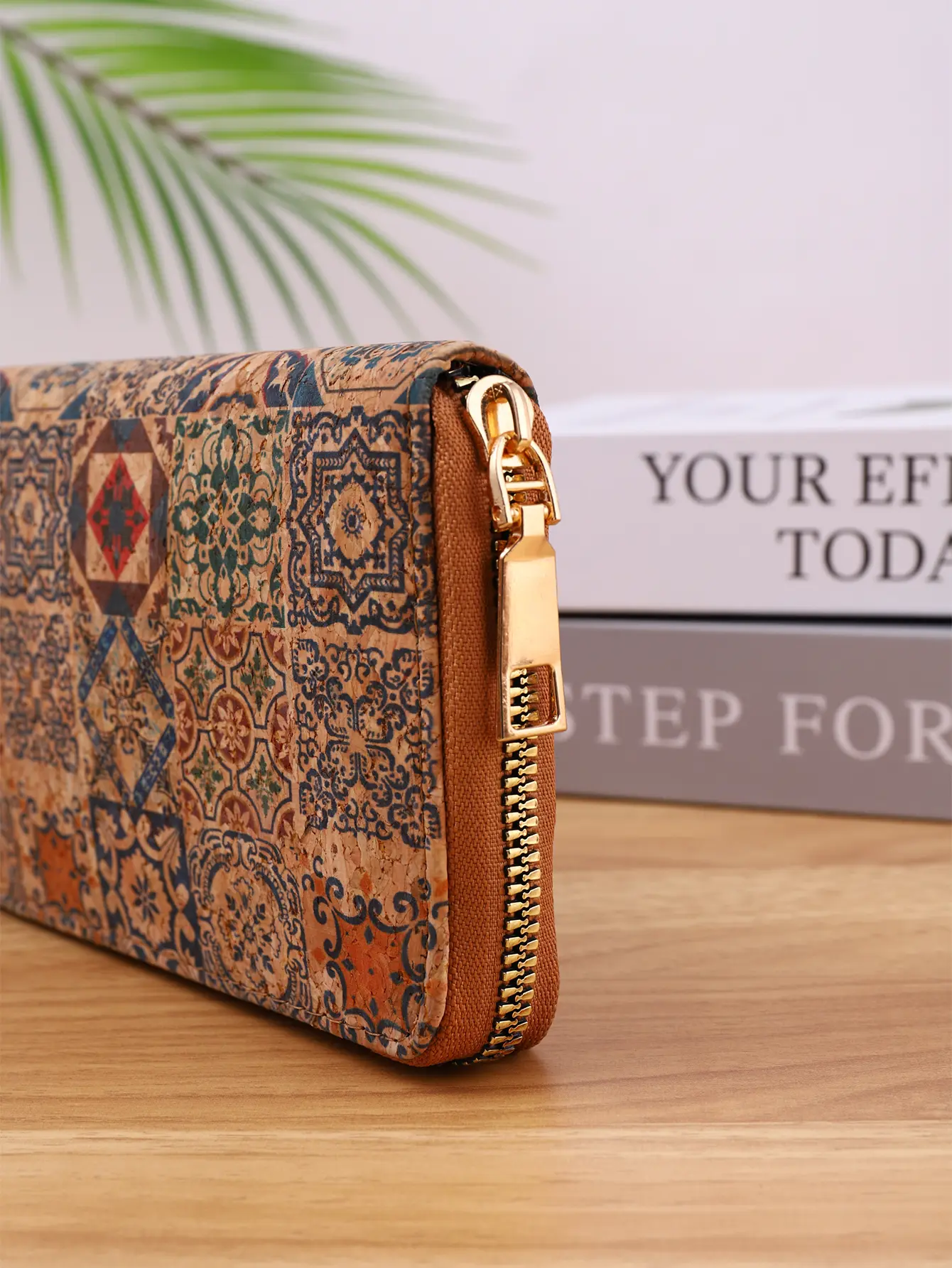 Advanced multifunctional wallet with wood grain, portable geometry, multiple card slots, personalized artistic retro wood grain
