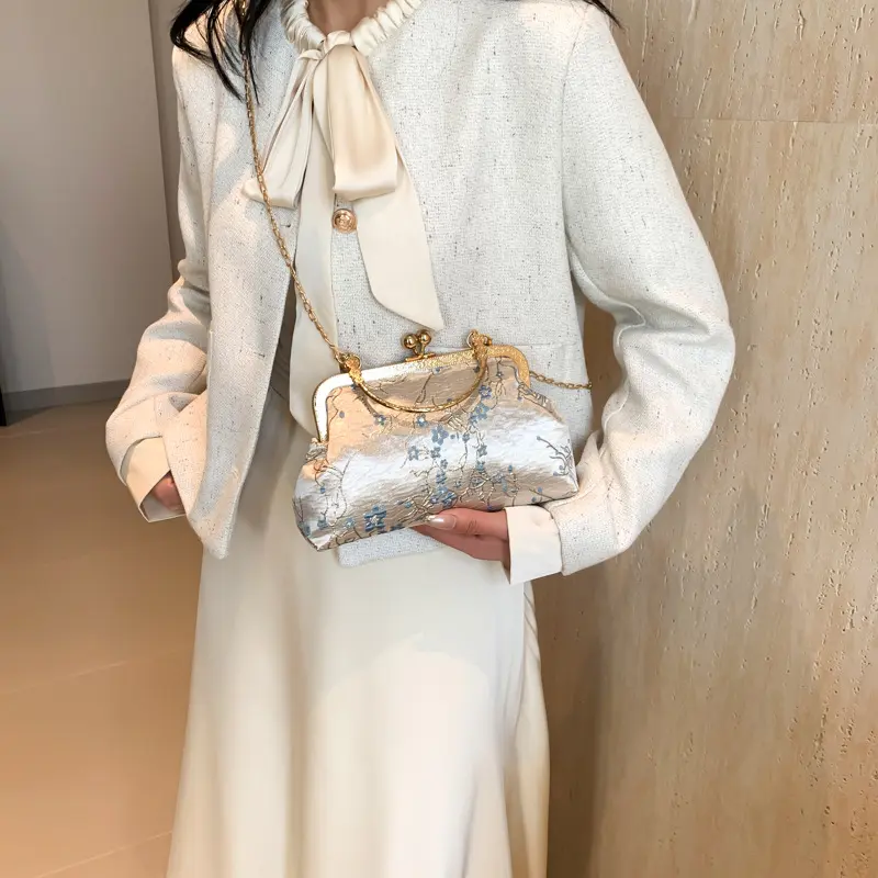 Retro Design Portable Women's Shoulder Bags Clutch Casual Female Chain Crossbody Shell Bag Elegant Flower Ladies Purse Handbags