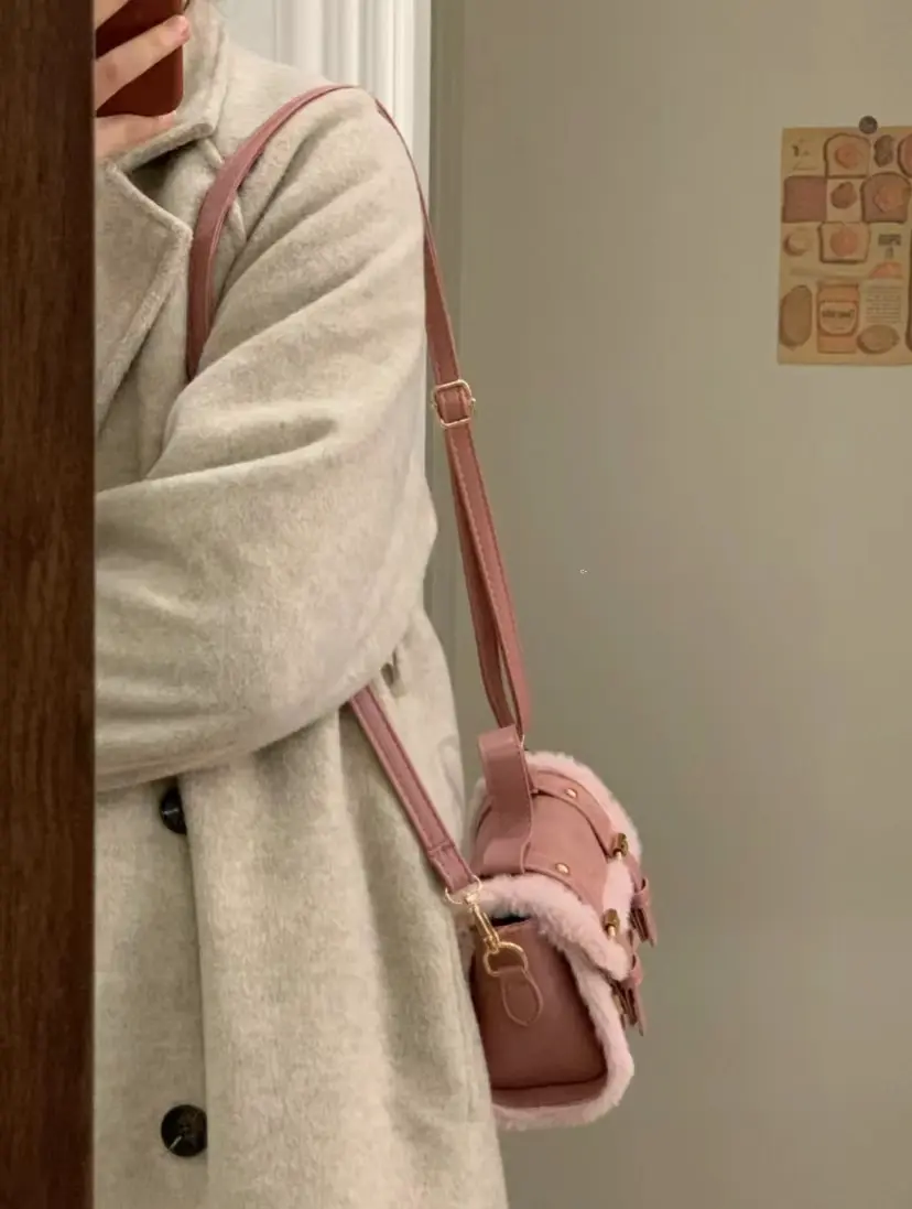 Faux Fur Soft Plush Crossbody Bags for Women Retro Pink Ladies Purses and Handbags Winter Fashion Female Simple Shoulder Bags