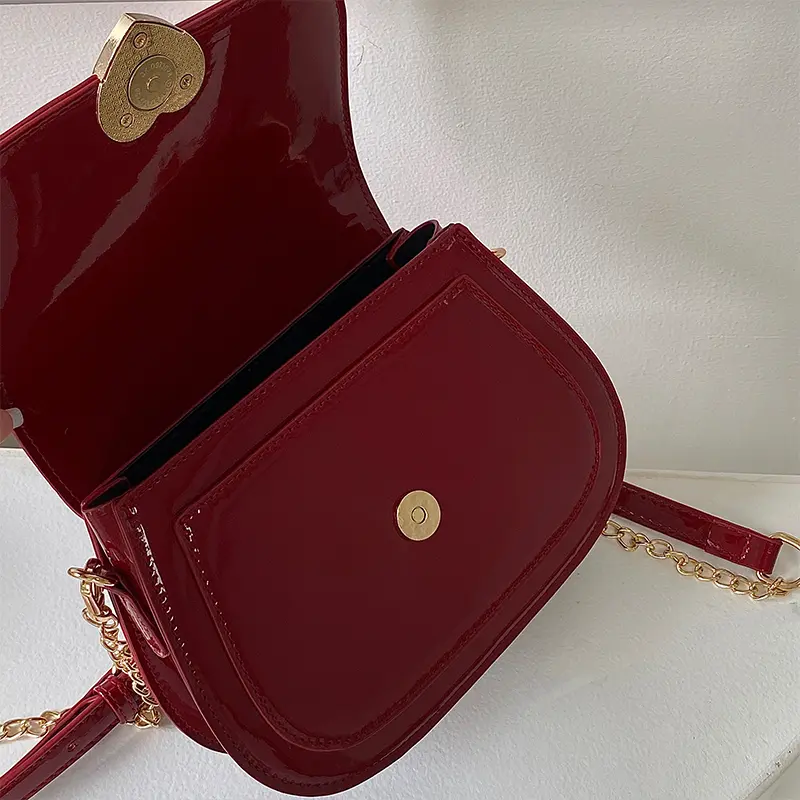 Bright Pu Leather Women's Saddle Bag Shoulder Bag Fashion Vintage Ladies Small Purse Crossbody Bag Simple Chain Female Handbags