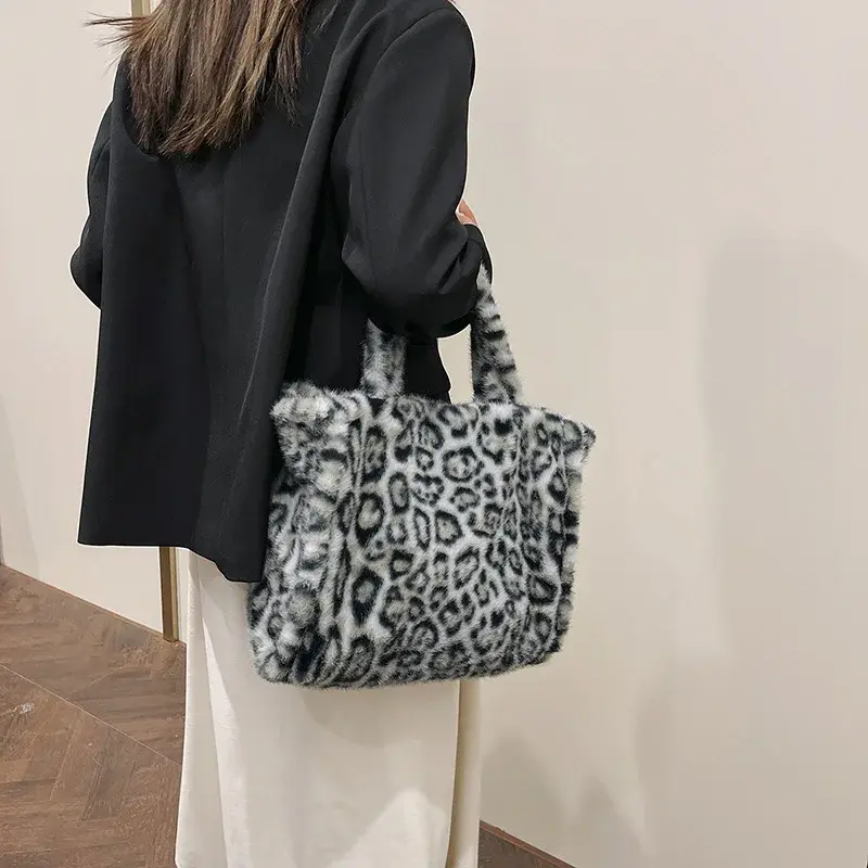 Winter Leopard Plush Shoulder Bag Fluffy Faux Fur Bags for Women Large Animal Printed Handbags and Purses Designer Shopper Tote