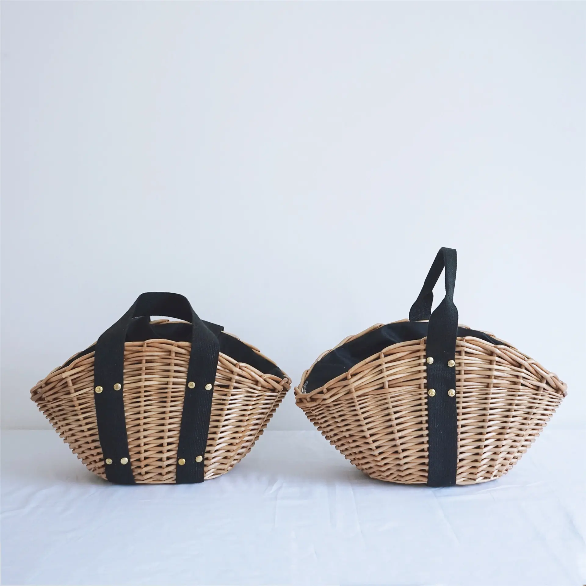 Handmade Wicker Rattan Bags for Women Handbag Summer Woven Straw Beach Bag Fashion Fruit Picnic Basket Bag Female Clutch Purse
