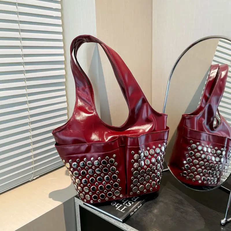 Punk Rivet Bucket Bag Fashion PU Leather Shoulder Bag High Quality Studded Women Handbags and Purses Soft Women Bags Clutch NEW