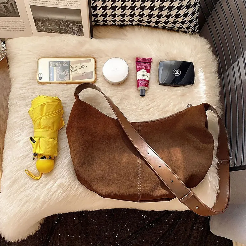 Winter Faux Suede Handbag Half Moon Tote Bags for Women Soft Light Shoulder Crossbody Bags 2025 Armpit Bag Shopper Croissant New