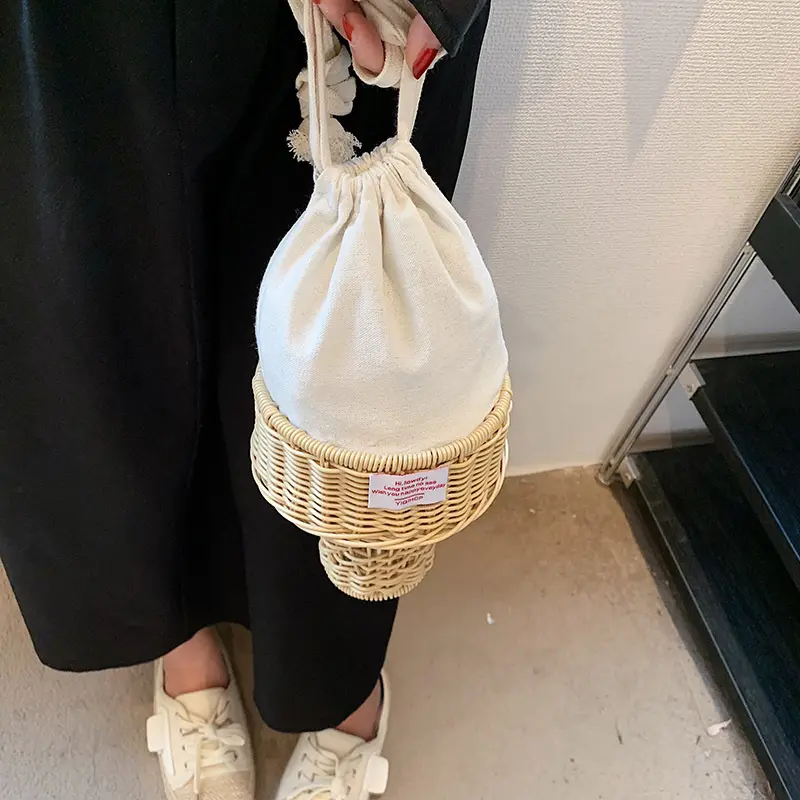 Cute Ice Cream Rattan Bag Handmade Hollow Woven Bags for Women Summer Straw Shoulder Crossbody Bag 2024 Mini Travel Beach Bags