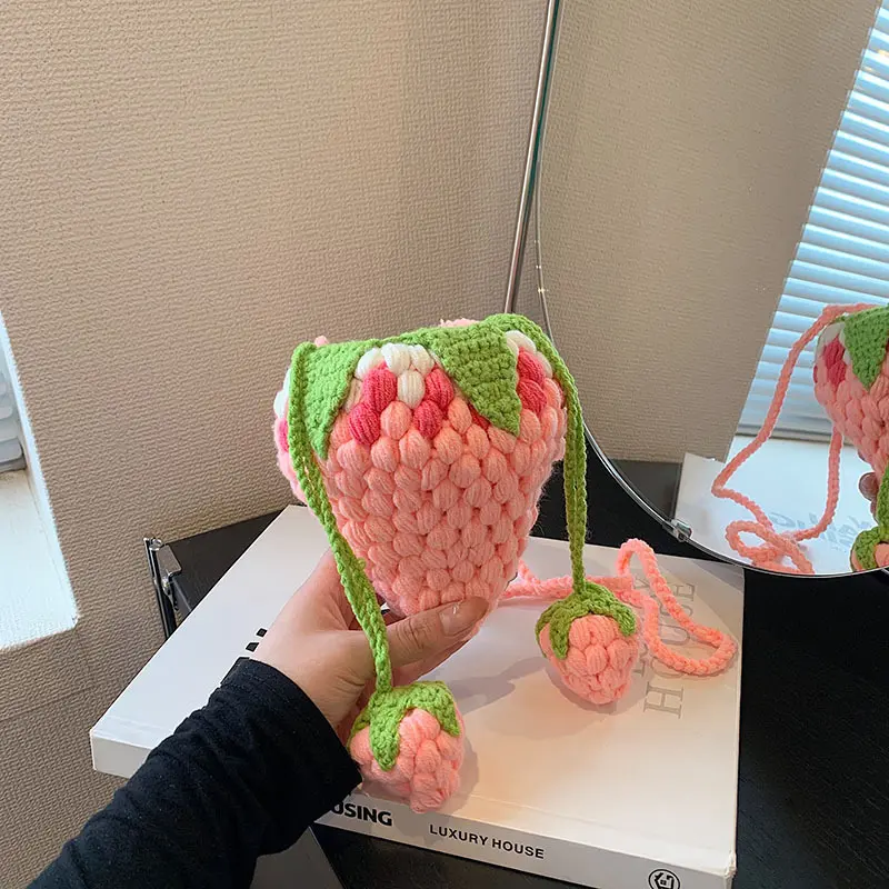 Cute Strawberry Woven Bag Mini Fruit Deign Crossbody Bags for Women Handmade Knitting Handbags Girls Crochet Drawstring Bag New