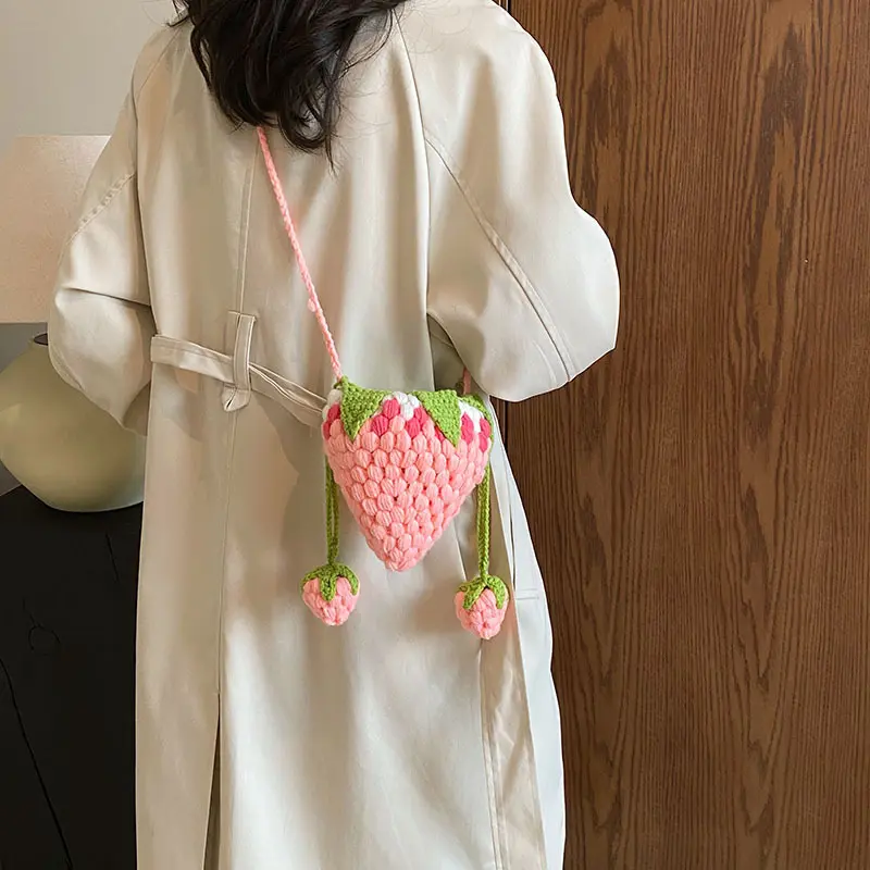 Cute Strawberry Woven Bag Mini Fruit Deign Crossbody Bags for Women Handmade Knitting Handbags Girls Crochet Drawstring Bag New