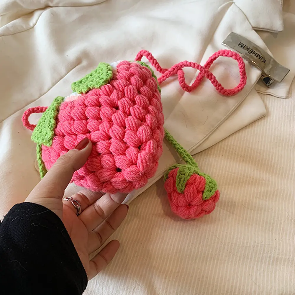Cute Strawberry Woven Bag Mini Fruit Deign Crossbody Bags for Women Handmade Knitting Handbags Girls Crochet Drawstring Bag New