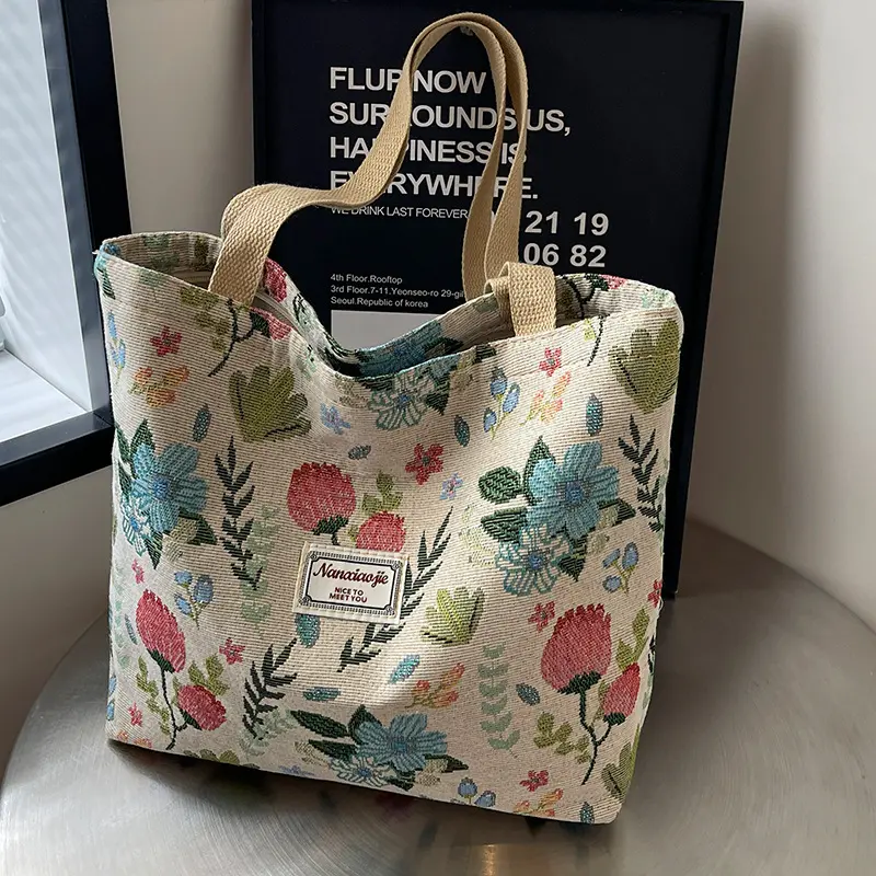 Women's Canvas Tote Bag Fashionable Spacious Durable Shoulder Bag with Zipper Closure and Classic Design Perfect for Daily Work