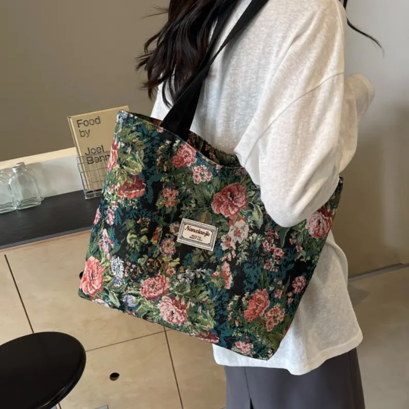 Women's Canvas Tote Bag Fashionable Spacious Durable Shoulder Bag with Zipper Closure and Classic Design Perfect for Daily Work