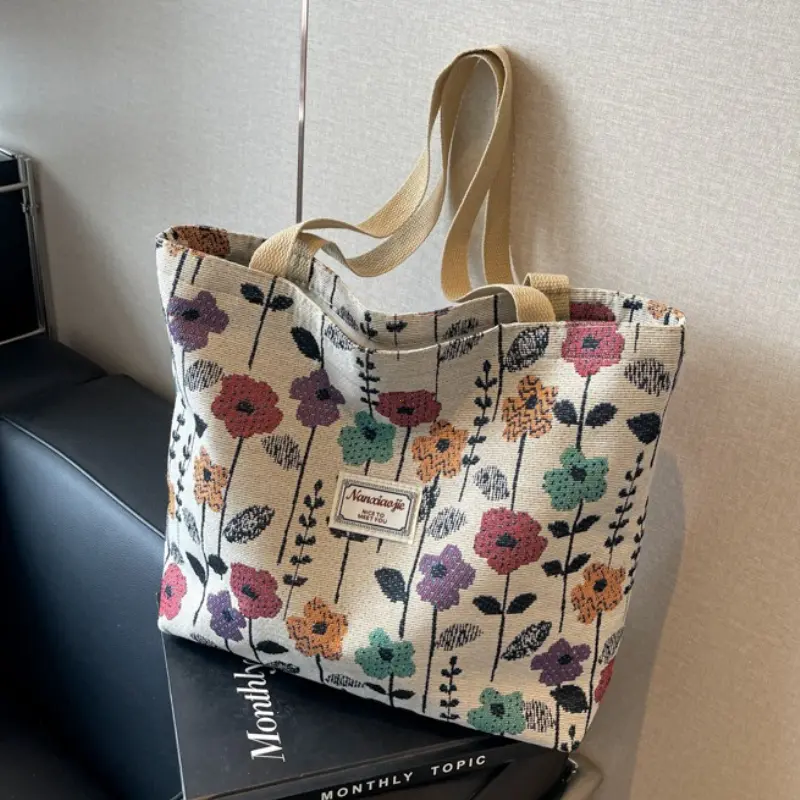 Women's Canvas Tote Bag Fashionable Spacious Durable Shoulder Bag with Zipper Closure and Classic Design Perfect for Daily Work