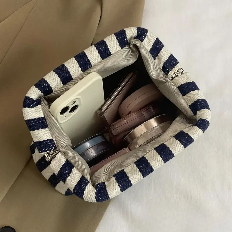 Simple Style Colorblock Striped Women's Handbag Lightweight Casual Woven Crochet Beach Clutch Bag 2025 Dumpling Ladies Handbags