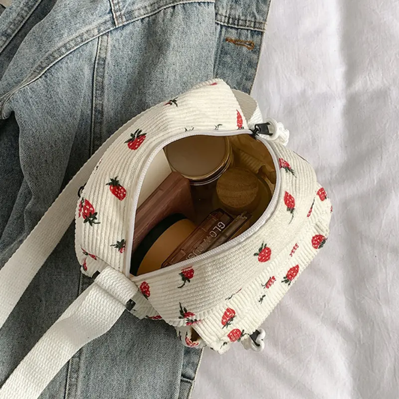 Cute Strawberry Shoulder Bag Casual Zipper Trendy Crossbody Bag Tote Handbag for Women Girls Travel Work Messenger Bag Handbags