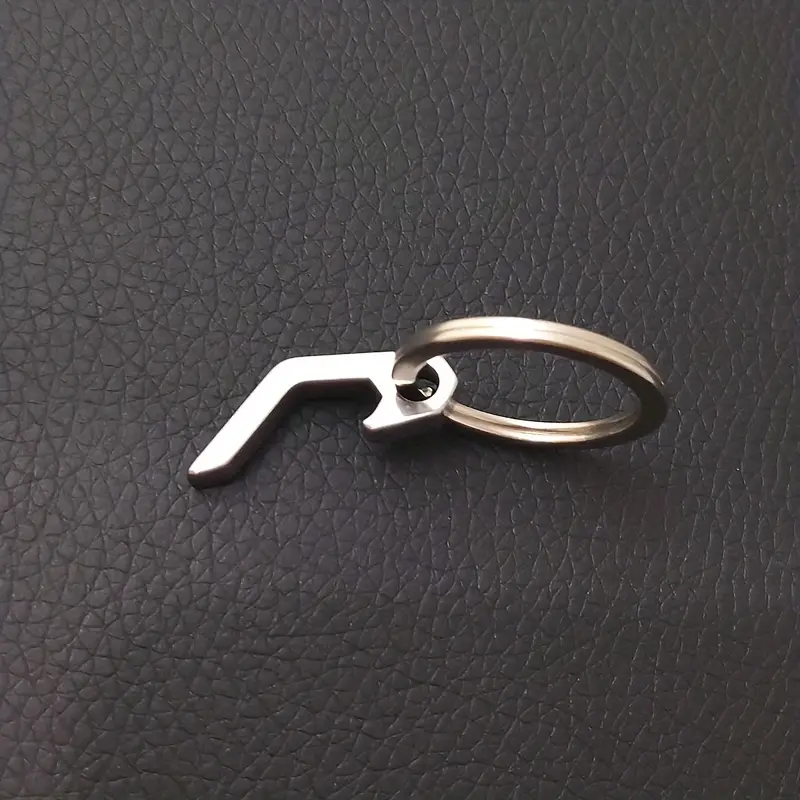 1PC Portable, manual, pocket sized beverage bottle opener suitable for camping and daily use