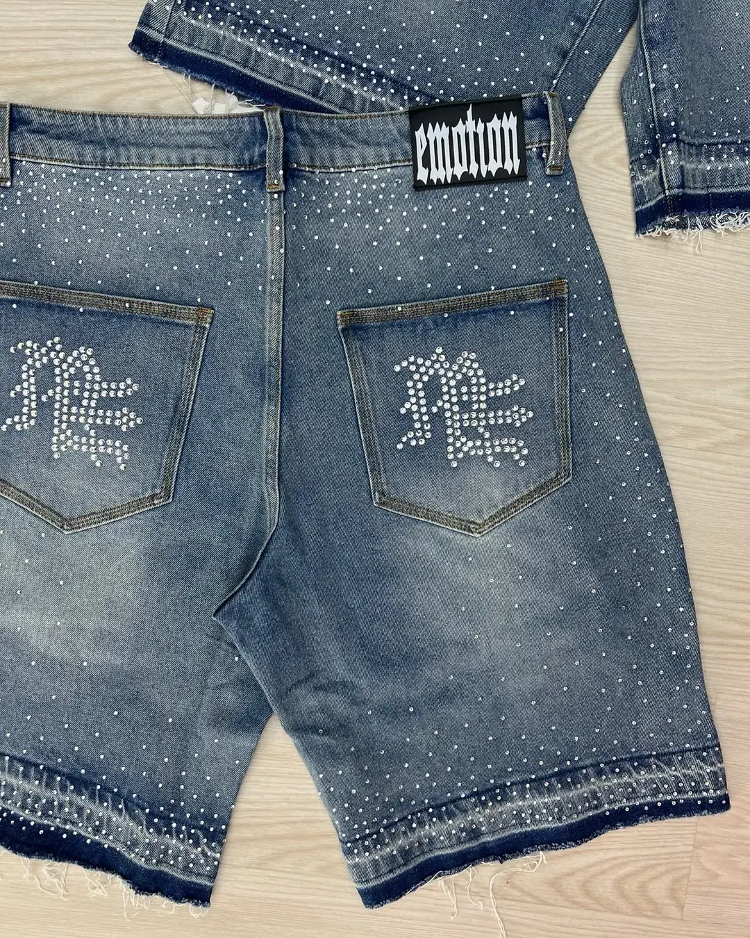 Retro Studded Lettering Denim Shorts Y2K Jeans for Mens and Womens Hip Hop Vintage Washed Blue Baggy Shorts Over The Knee Pants