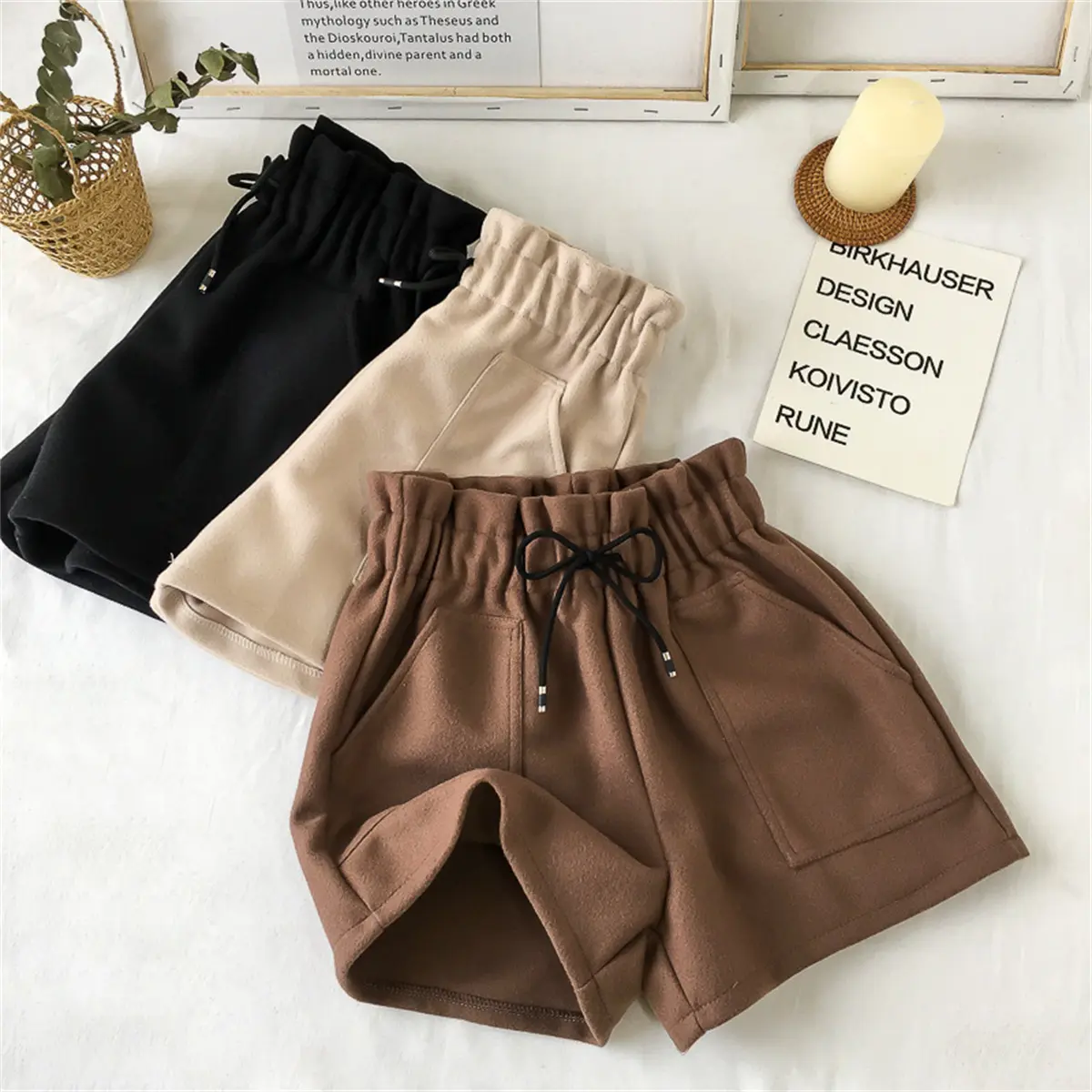 Fashion Autumn Winter Woolen Shorts Women 2025 High Waist New In Retro Elegant Short Pant Korea Loose Solid Trouse Casual Street