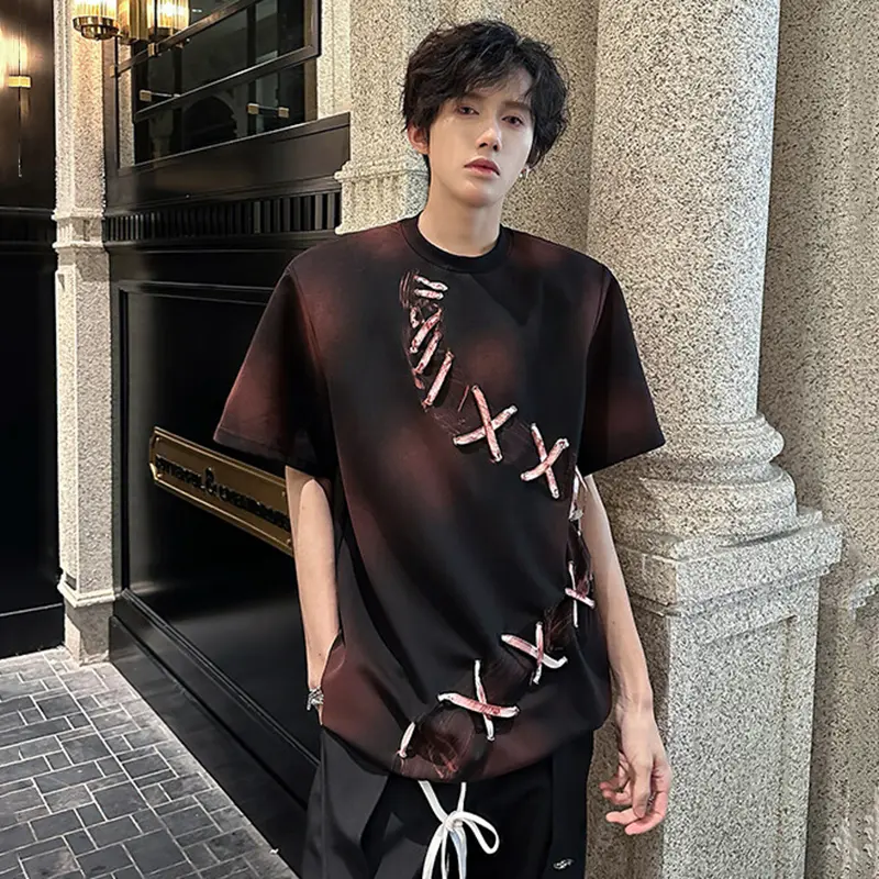 IEFB Shoulder Pads Men's T-shirts Round Neck Handmade Jet Drawing Lace-up Design Contrast Color Short Sleeve Male Tees 9W2387