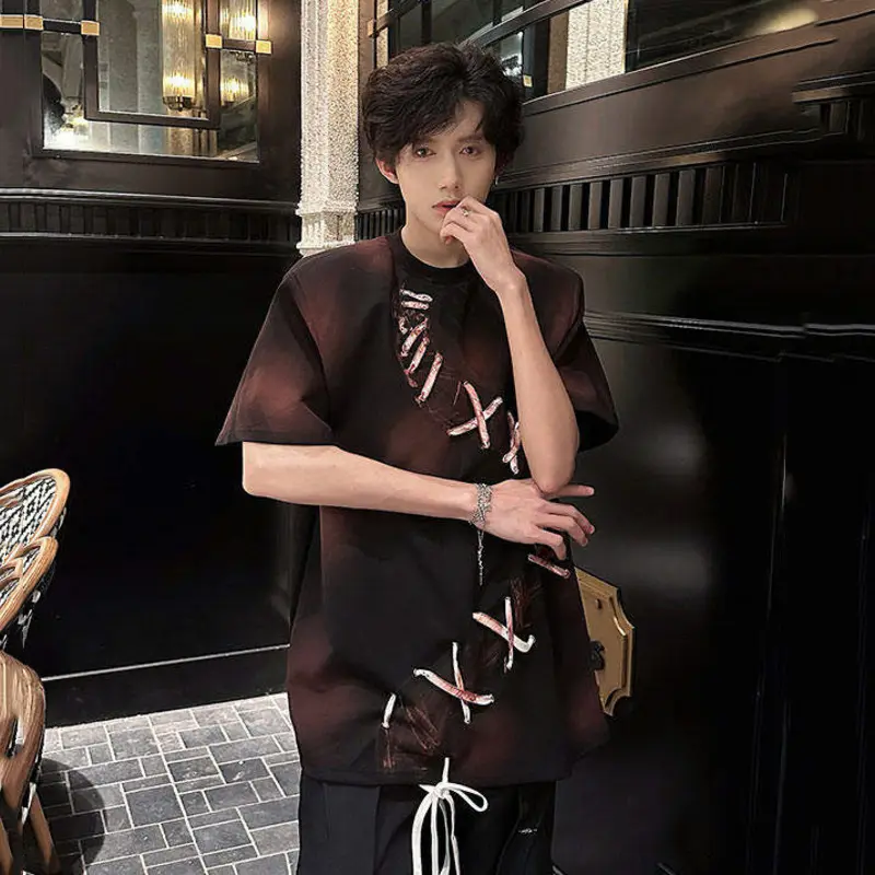 IEFB Shoulder Pads Men's T-shirts Round Neck Handmade Jet Drawing Lace-up Design Contrast Color Short Sleeve Male Tees 9W2387