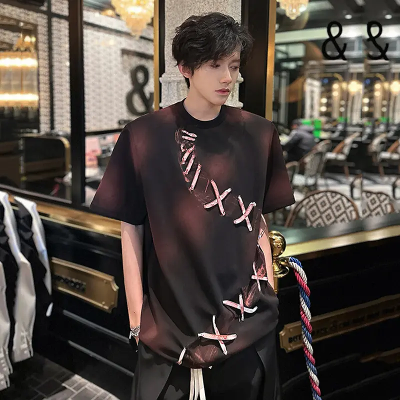 IEFB Shoulder Pads Men's T-shirts Round Neck Handmade Jet Drawing Lace-up Design Contrast Color Short Sleeve Male Tees 9W2387