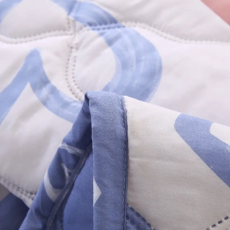 New Skin Friendly Quilted Summer Quilt and Pillowcase or Single Quilts Soft Breathable Washable Thin Comforter Double Blanket