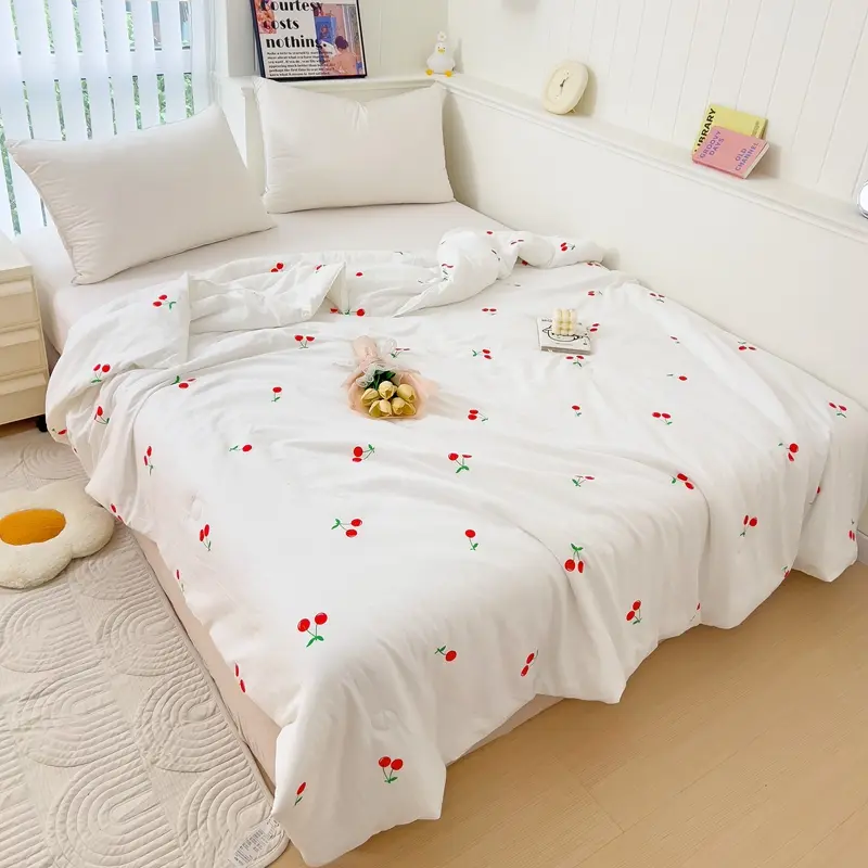 Super Soft Double Layer Yarn Summer Quilt for Child or Adult Air Conditioning Comforter Skin-friendly Light Summer Blanket Duvet
