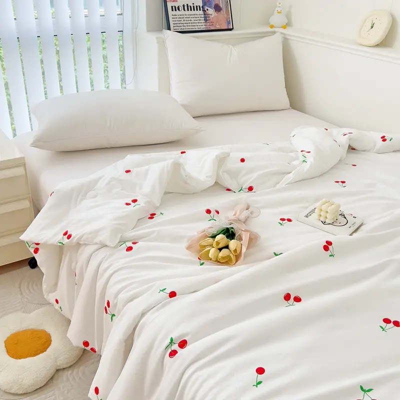 Super Soft Double Layer Yarn Summer Quilt for Child or Adult Air Conditioning Comforter Skin-friendly Light Summer Blanket Duvet