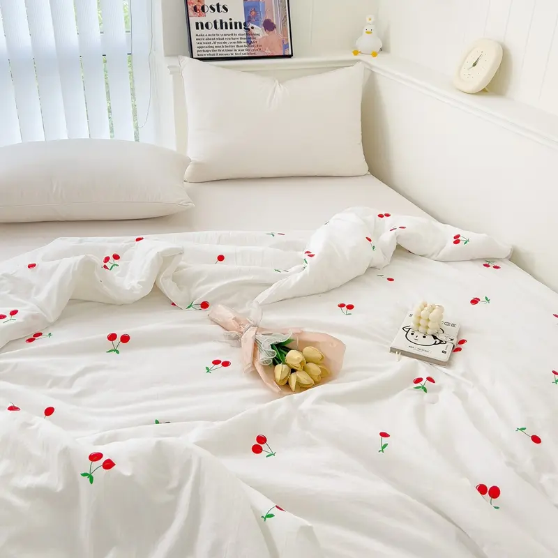 Super Soft Double Layer Yarn Summer Quilt for Child or Adult Air Conditioning Comforter Skin-friendly Light Summer Blanket Duvet