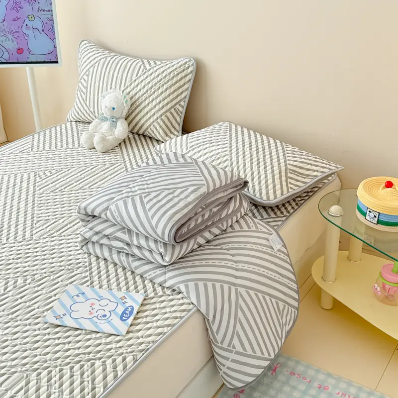 New Cool Feeling Summer Blanket 4 Pcs Set Duvet Comforter Bedding Sets Lightweight Breathable Cooling Quilt Bed Mat Pillowcase
