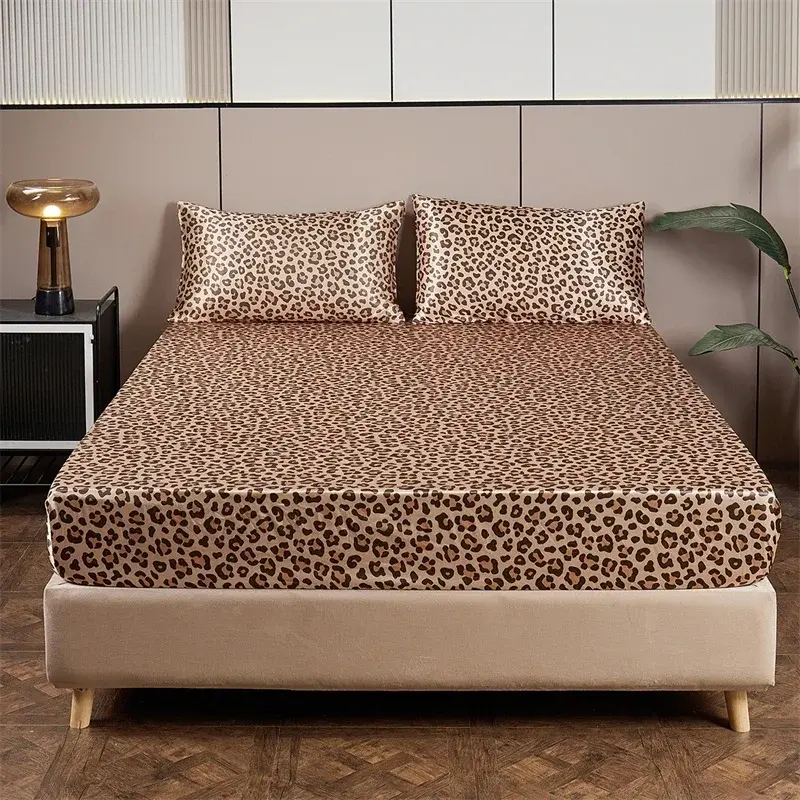 New Satin Fabric Leopard Print Bed Sheet Set Queen High-end Fitted Sheet Flat Sheet Pillowcase Bed Set King Size Bedsheet Sets