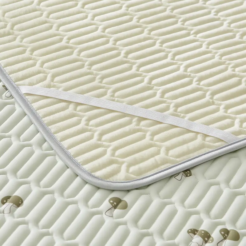 New Printed Natural Latex Filling Summer Mat for Bed Cooling Feeling Silk Thicken Bed Pad and Pillowcase Ice Silk Bed Sheet Set
