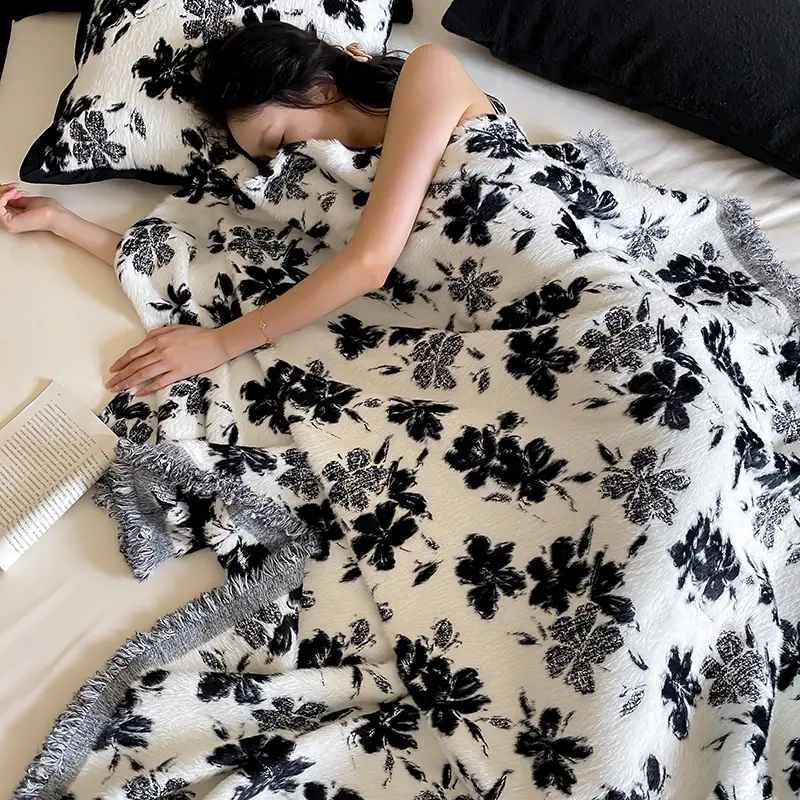 New Imitation Mink Fur Autumn Winter Warm Sofa Blanket High-end Flower Butterfly Jacquard Throw Blankets Warmth Shawl Blanket