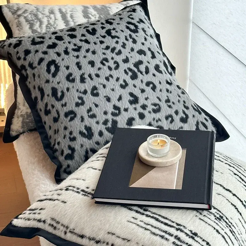 New High-end Imitation Mink Fur Throw Pillow for Bed Luxury Leopard Print Jacquard Throw Pillow for Sofa Cushion Soft Fluffy
