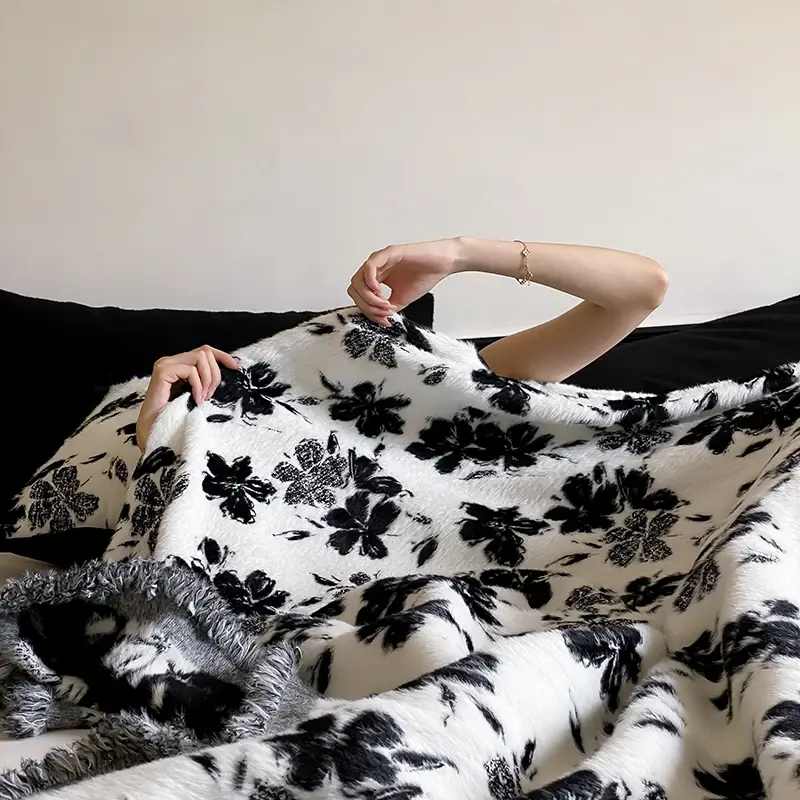 New Imitation Mink Fur Autumn Winter Warm Sofa Blanket High-end Flower Butterfly Jacquard Throw Blankets Warmth Shawl Blanket