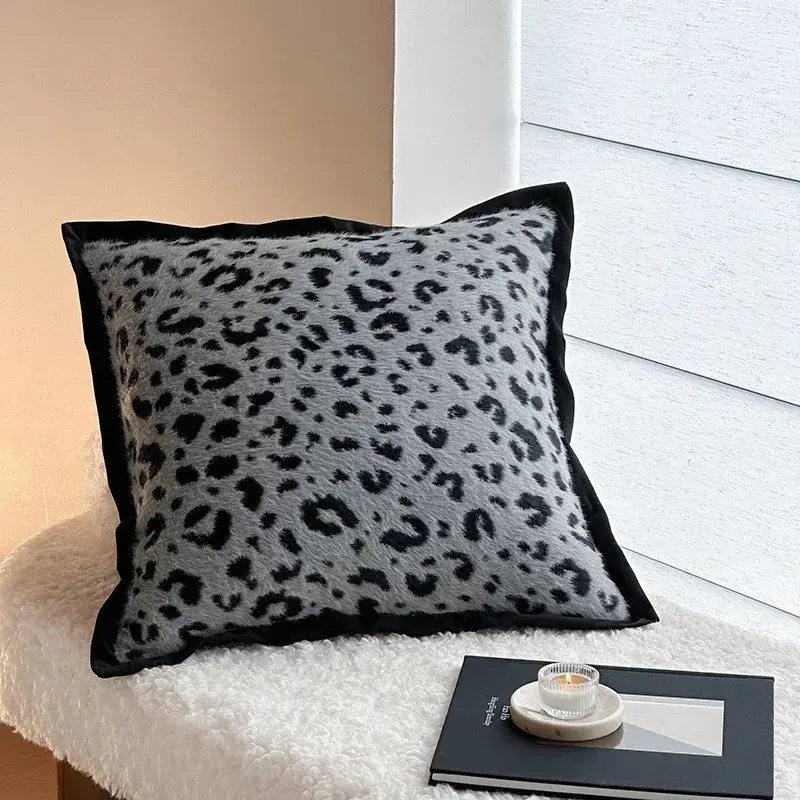 New High-end Imitation Mink Fur Throw Pillow for Bed Luxury Leopard Print Jacquard Throw Pillow for Sofa Cushion Soft Fluffy