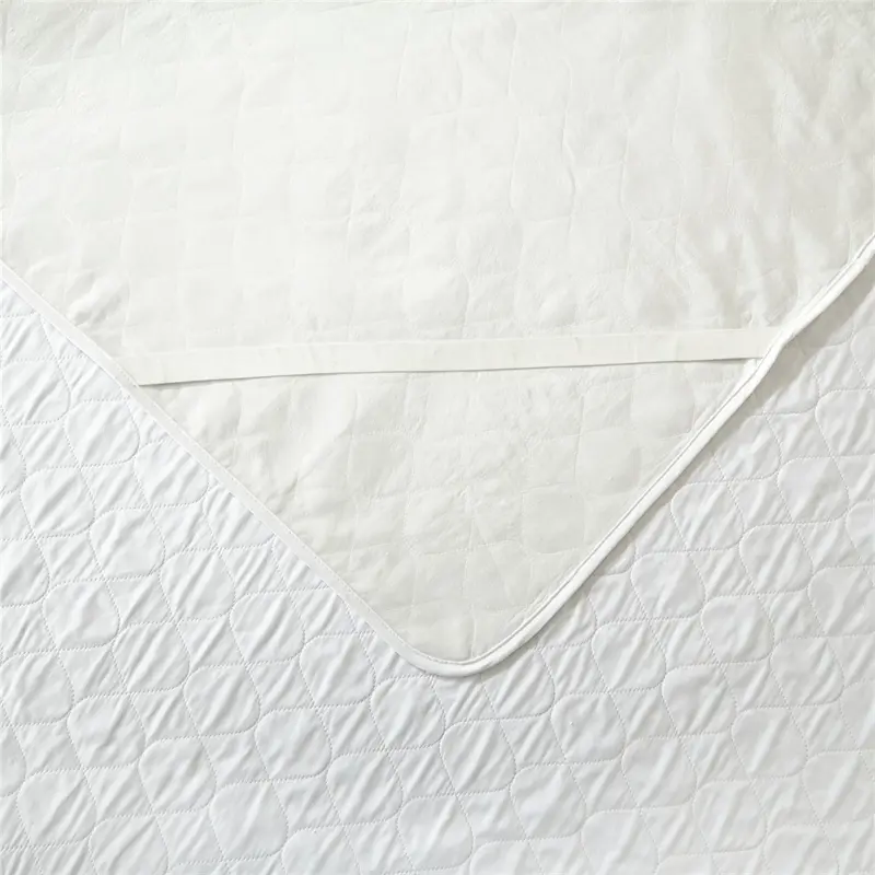 Sandwich Cotton Quilted Waterproof Bed Pads Elderly and Children Bed Protectors Pad Non-slip Anti Dust Skin-friendly Bed Cover